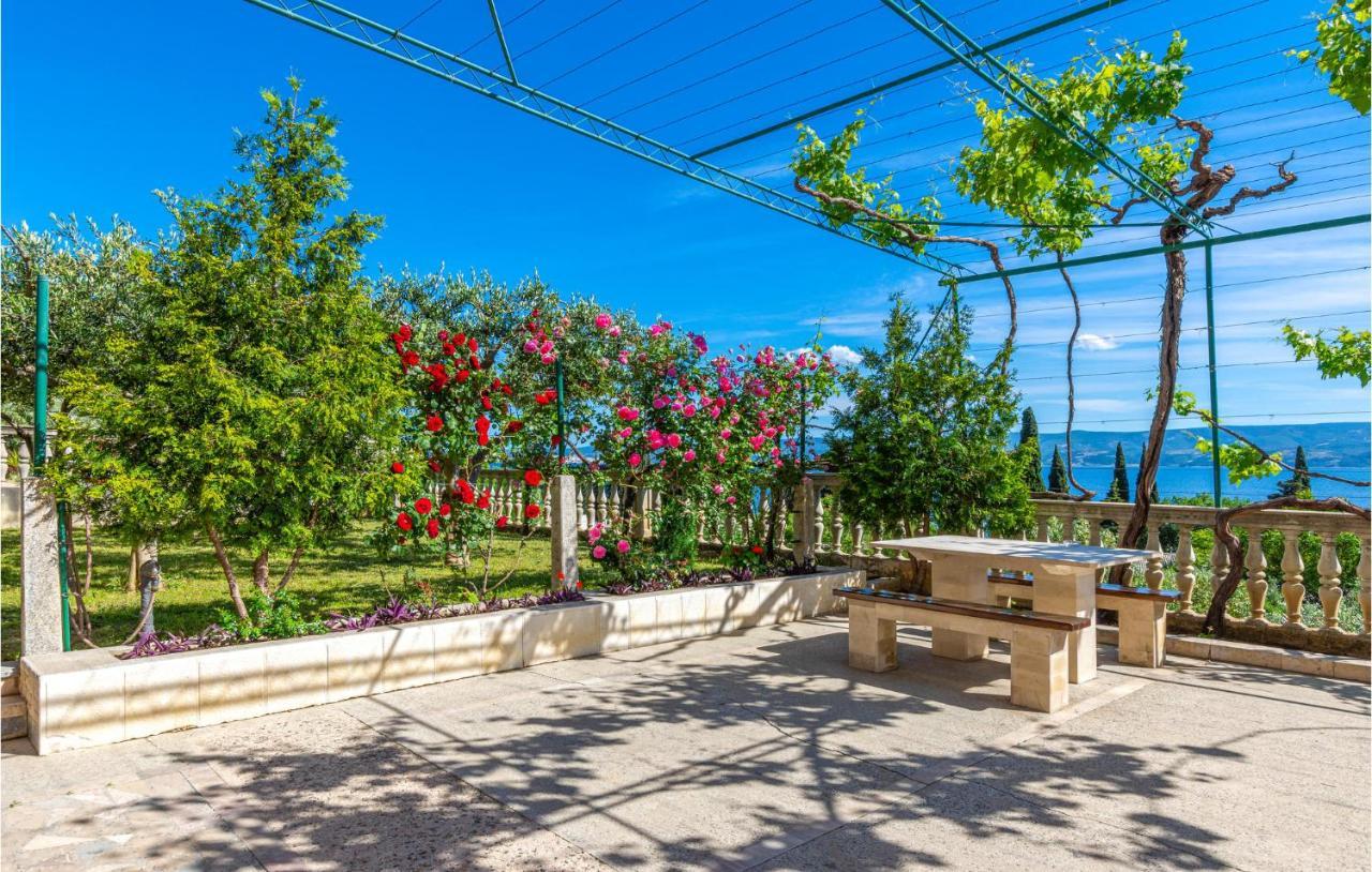 Stunning Apartment In Duce With Wifi Exterior photo