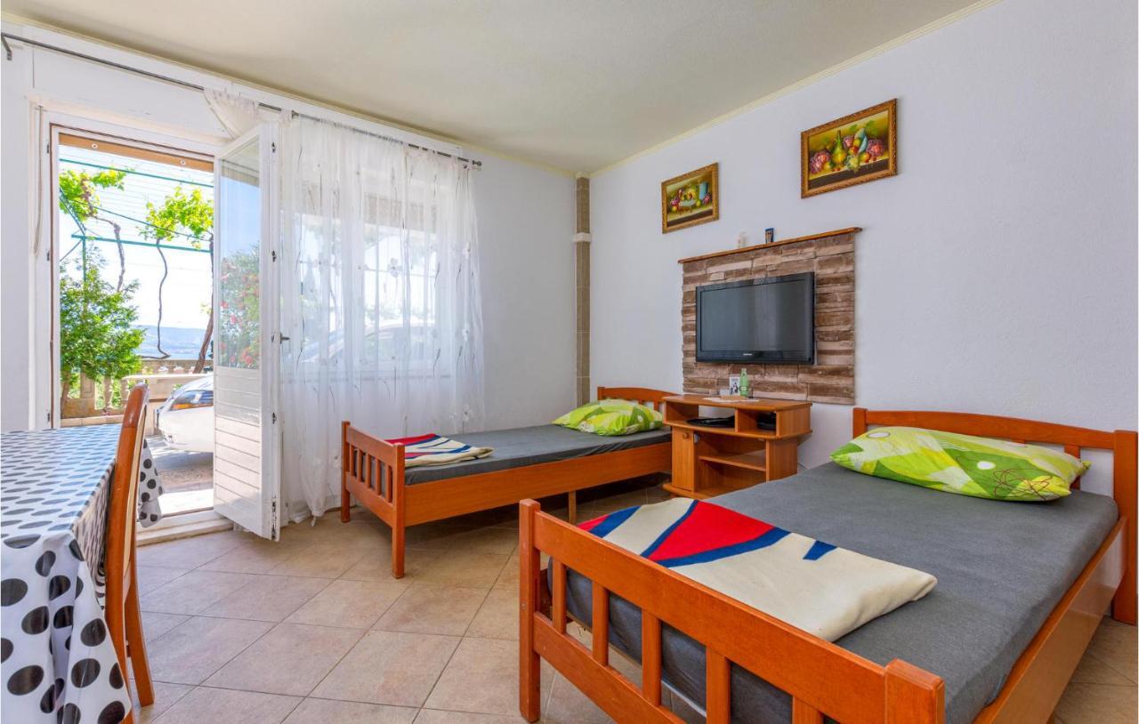 Stunning Apartment In Duce With Wifi Exterior photo