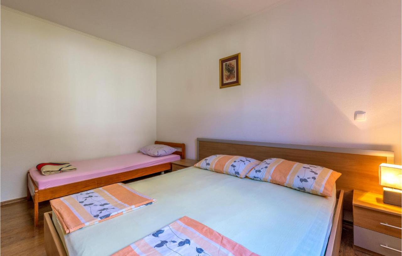 Stunning Apartment In Duce With Wifi Exterior photo